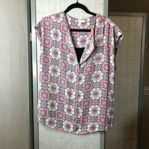 DR2 split neck, capped sleeved blouse